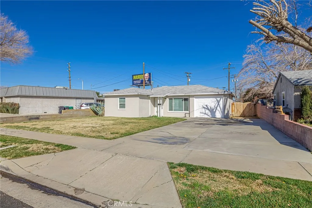 937 W Norberry, Lancaster, California 93534 home-pic-2