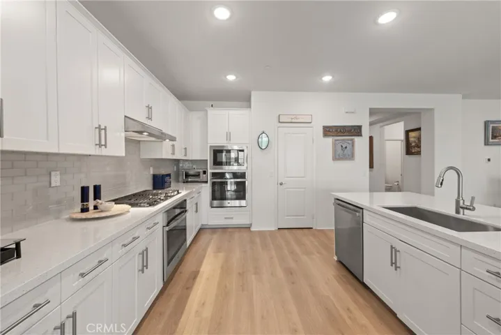 Walk in pantry