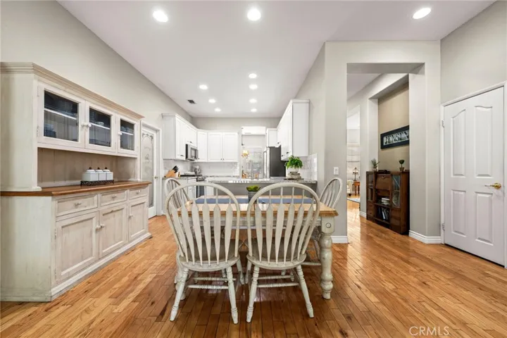 Open eating area off kitchen