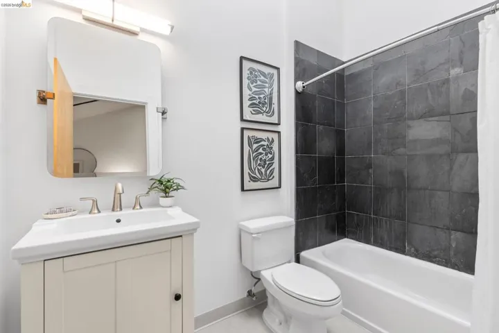2875 2875 Glascock St 209, Oakland, California 94601