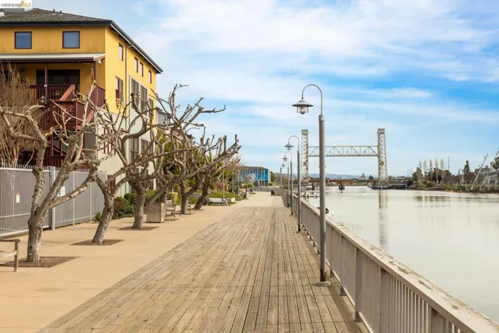 2875 2875 Glascock St 209, Oakland, California 94601