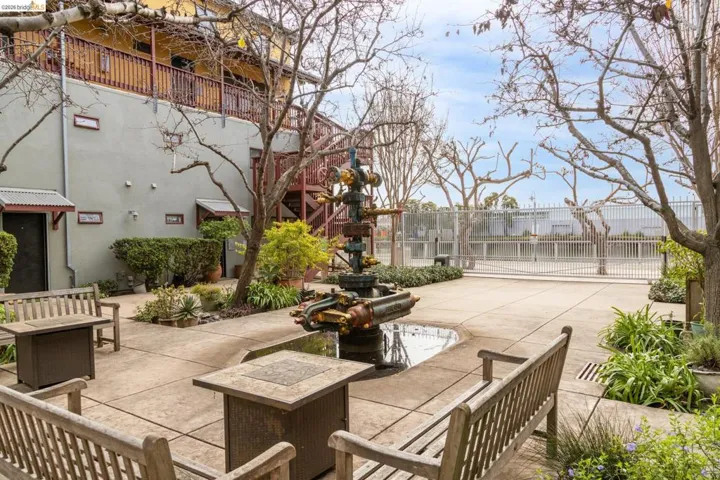 2875 2875 Glascock St 209, Oakland, California 94601