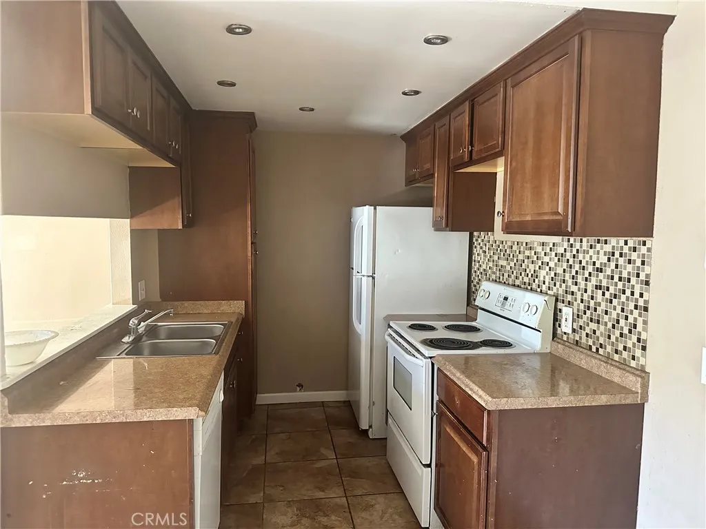 1735 E Washington G11, Colton, California 92324 home-pic-8
