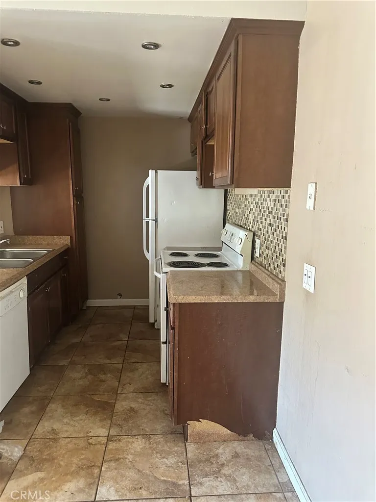 1735 E Washington G11, Colton, California 92324 home-pic-5