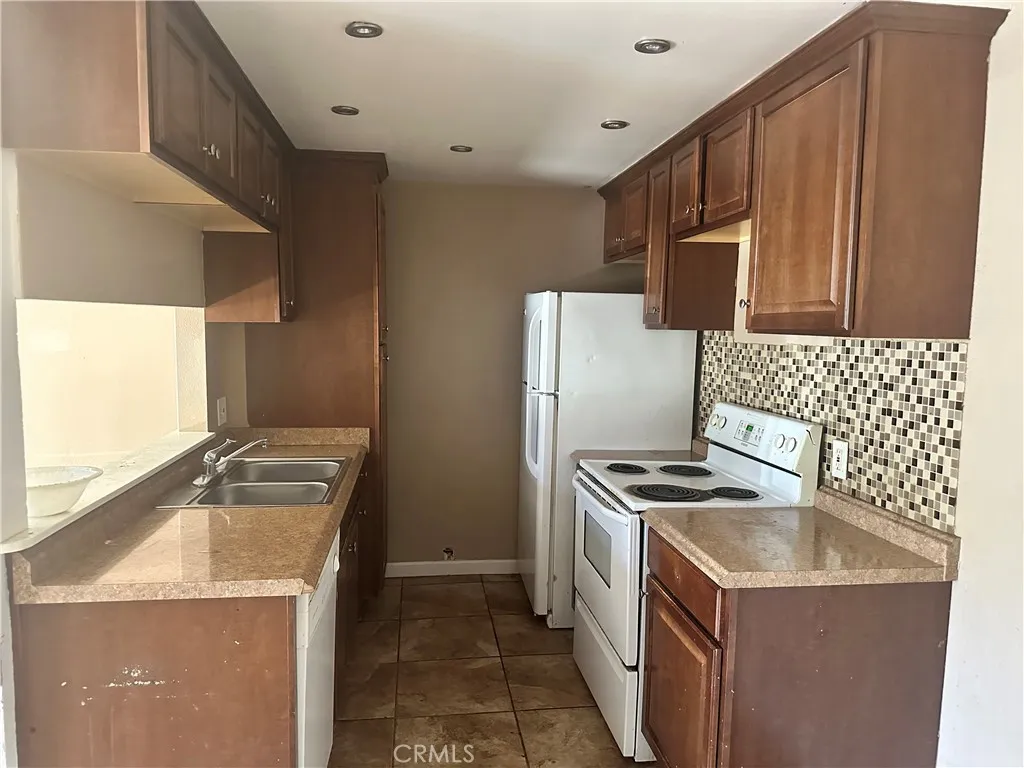 1735 E Washington G11, Colton, California 92324 home-pic-7