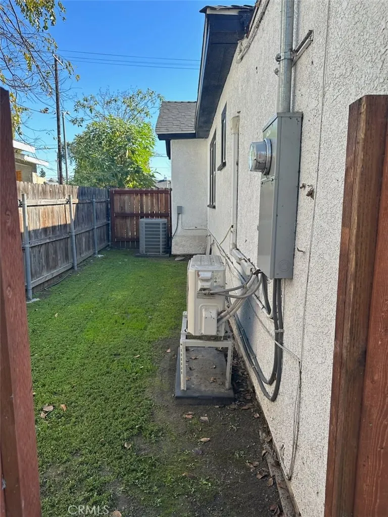 4041 Denker, Los Angeles, California 90062 home-pic-17
