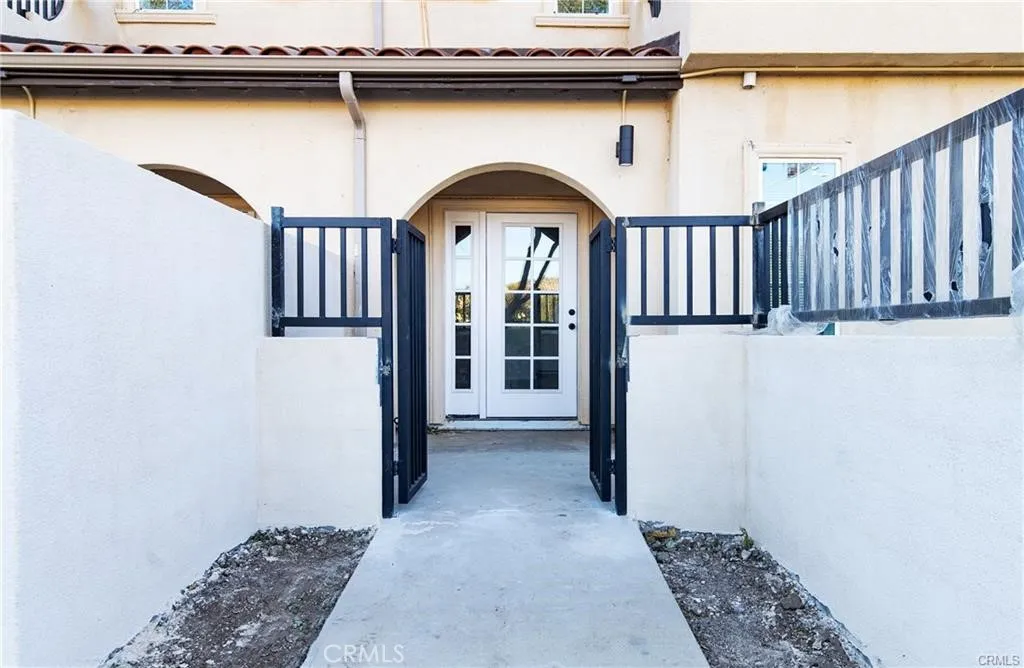 5526 E Los Angeles Avenue 3, Simi Valley, California 93063 home-pic-2