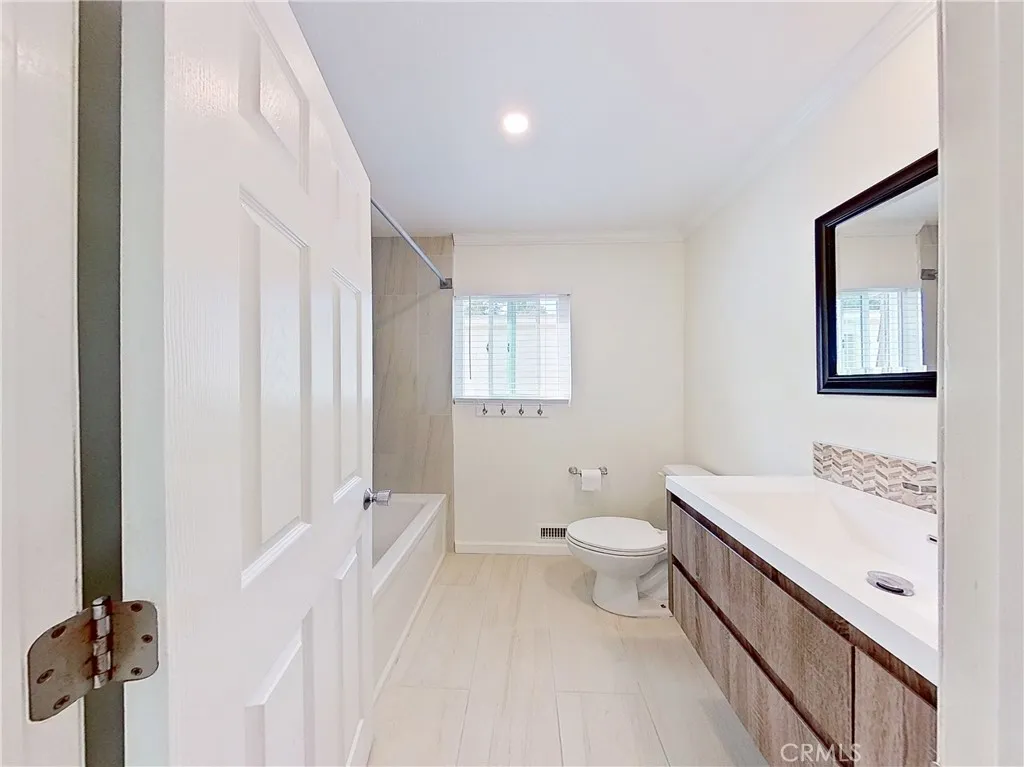 27464 Country Glen, Agoura Hills, California 91301 home-pic-14