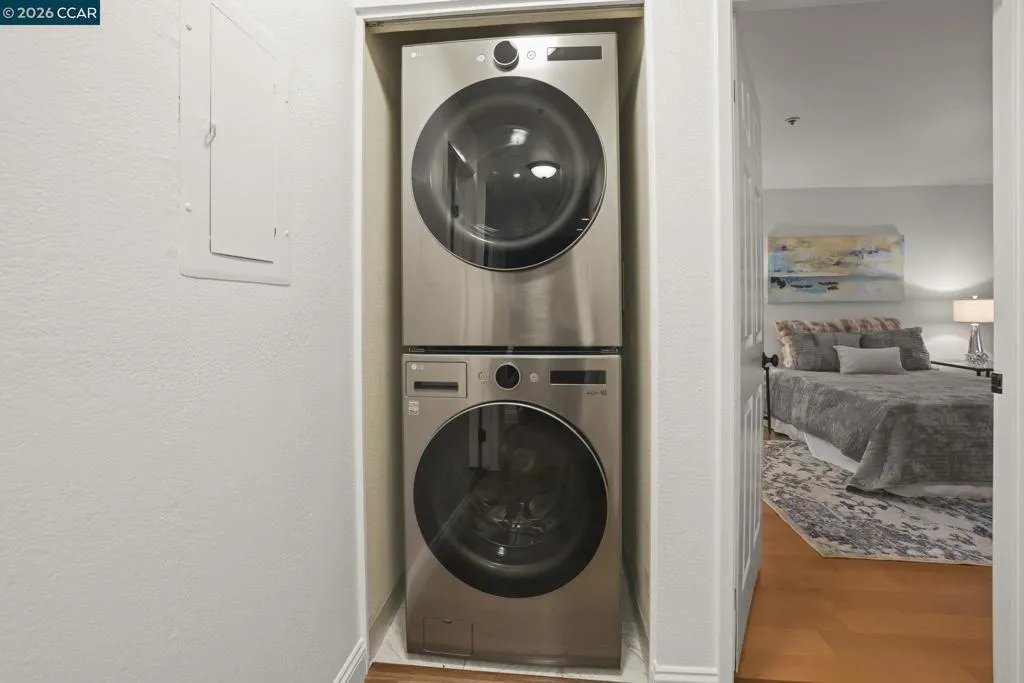 322 322 Hanover Ave 107, Oakland, California 94606 home-pic-18