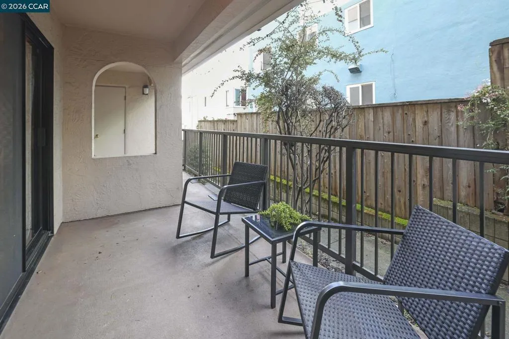 322 322 Hanover Ave 107, Oakland, California 94606 home-pic-20