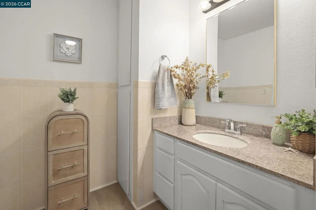 322 322 Hanover Ave 107, Oakland, California 94606 home-pic-13
