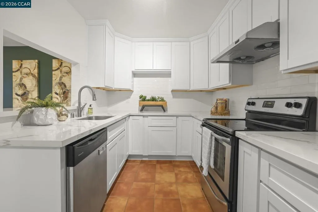 322 322 Hanover Ave 107, Oakland, California 94606 home-pic-4