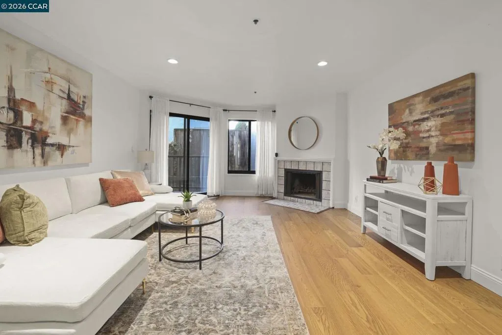 322 322 Hanover Ave 107, Oakland, California 94606 home-pic-8