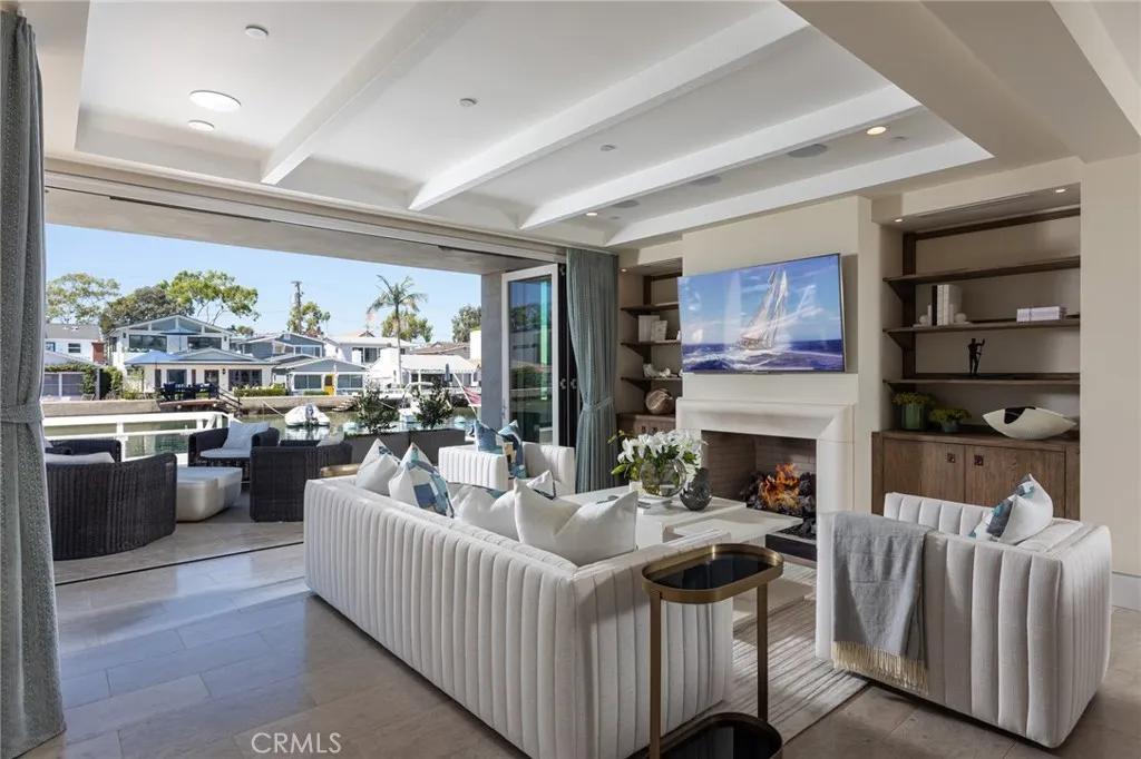 308 Grand Canal, Newport Beach, California 92662 home-pic-3