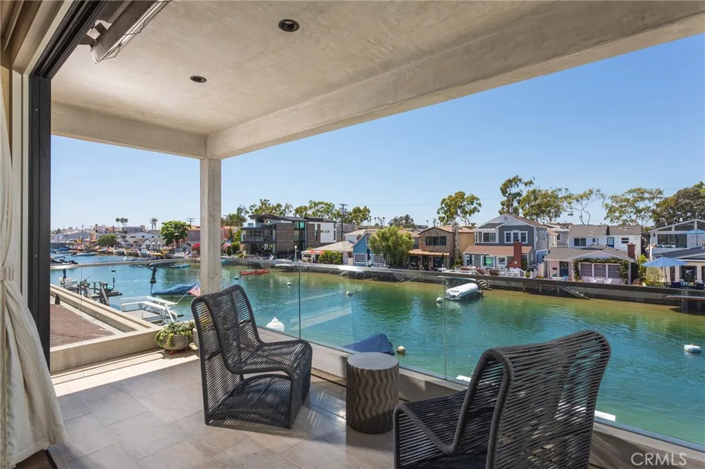 308 Grand Canal, Newport Beach, California 92662 home-pic-16