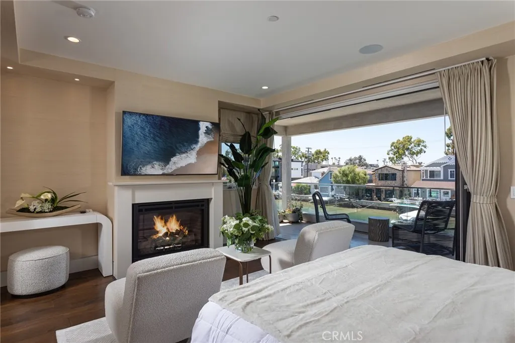 308 Grand Canal, Newport Beach, California 92662 home-pic-15