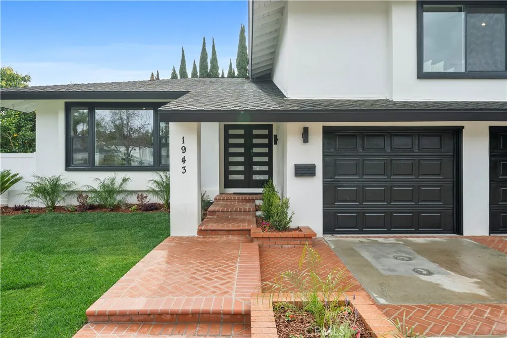 1943 Pelican Place, Costa Mesa, California 92626 home-pic-2