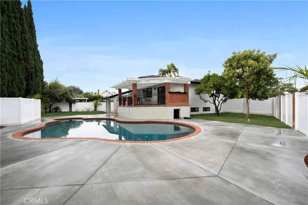 1943 Pelican Place, Costa Mesa, California 92626 home-pic-32