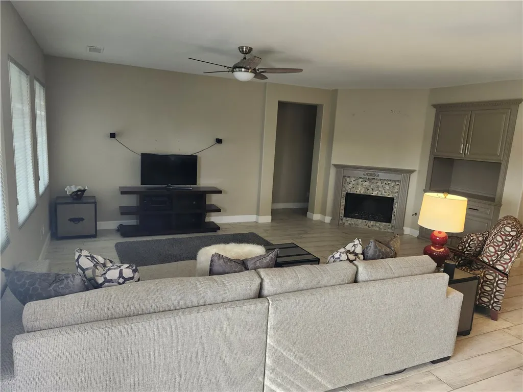 82527 Grant Drive, Indio, California 92201 home-pic-2