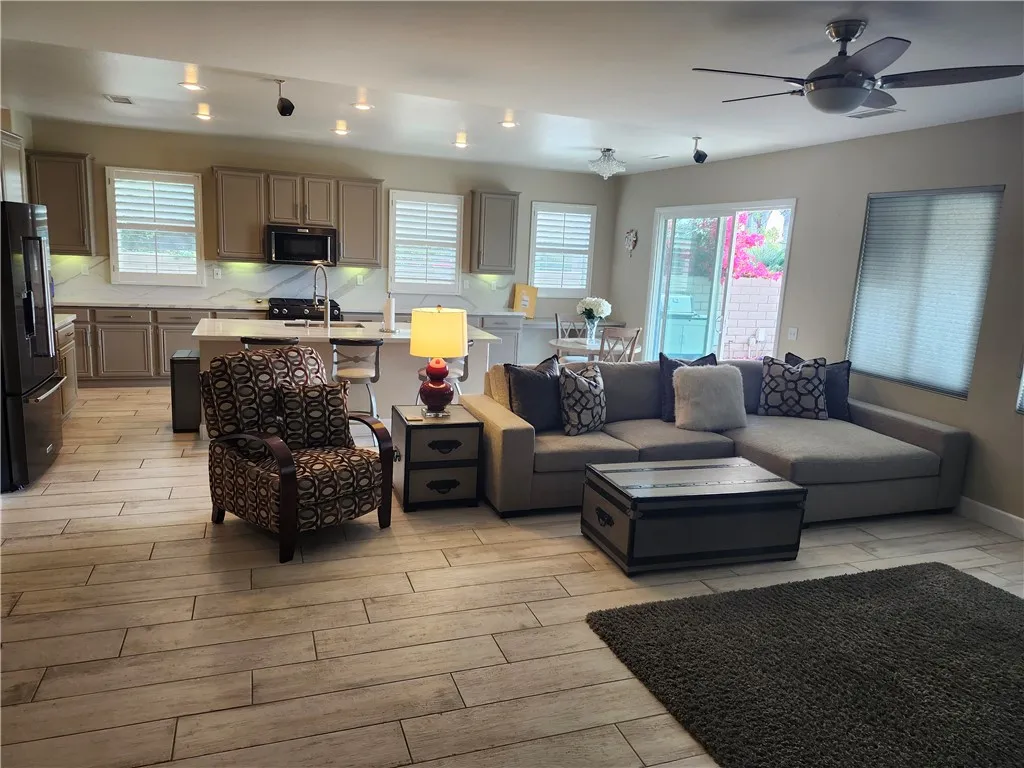 82527 Grant Drive, Indio, California 92201 home-pic-4