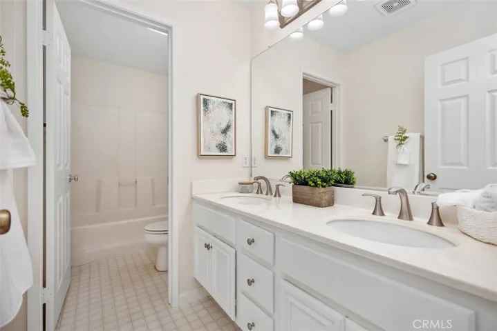 Upstairs Hallway Bathroom