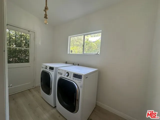 1555 San Ysidro Drive, Beverly Hills, California 90210