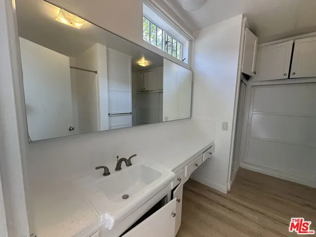 1555 San Ysidro Drive, Beverly Hills, California 90210