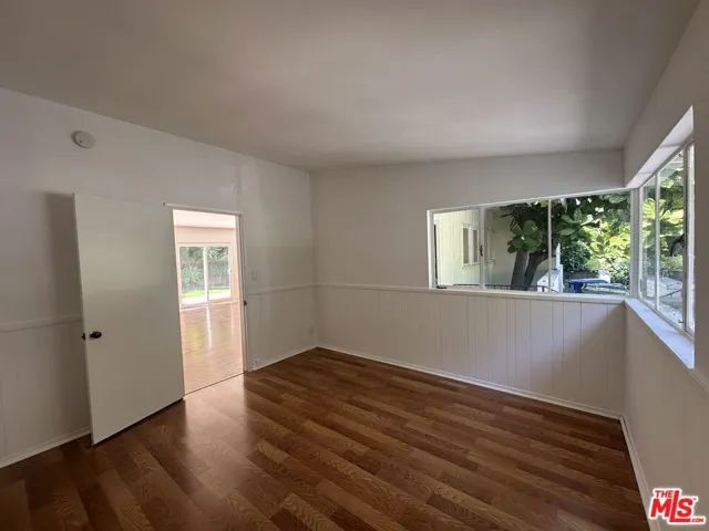 1555 San Ysidro Drive, Beverly Hills, California 90210