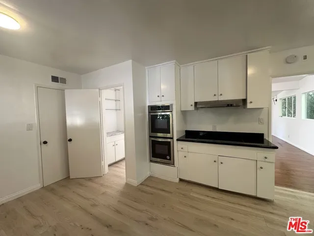 1555 San Ysidro Drive, Beverly Hills, California 90210