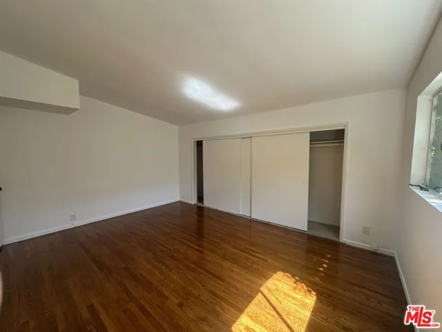 1555 San Ysidro Drive, Beverly Hills, California 90210