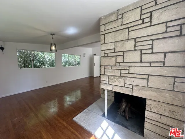 1555 San Ysidro Drive, Beverly Hills, California 90210