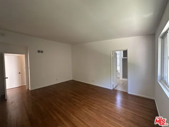 1555 San Ysidro Drive, Beverly Hills, California 90210