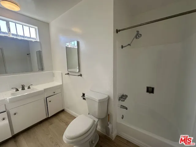1555 San Ysidro Drive, Beverly Hills, California 90210