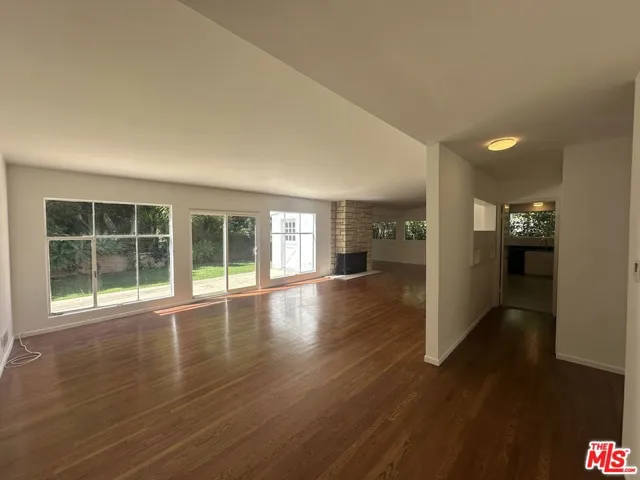 1555 San Ysidro Drive, Beverly Hills, California 90210