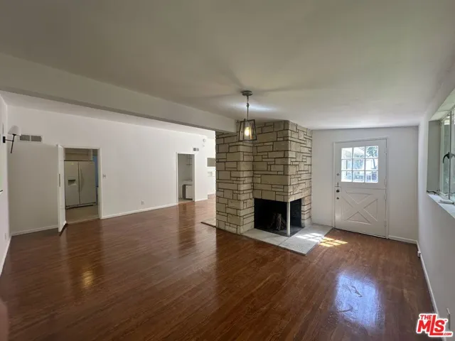 1555 San Ysidro Drive, Beverly Hills, California 90210