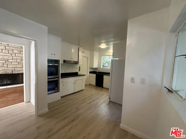 1555 San Ysidro Drive, Beverly Hills, California 90210