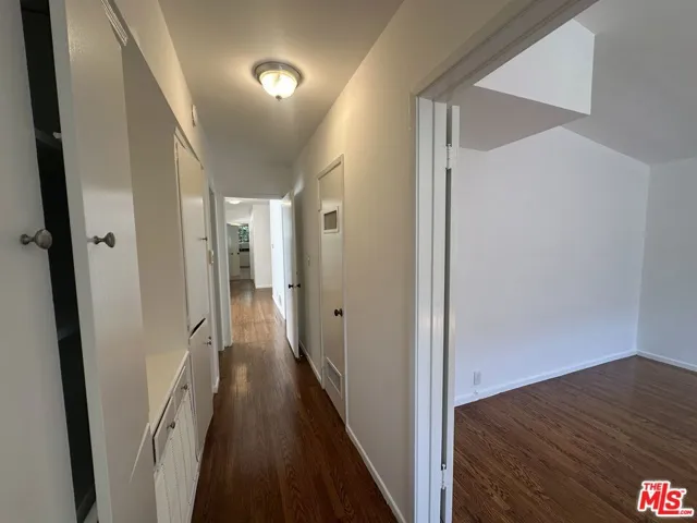 1555 San Ysidro Drive, Beverly Hills, California 90210