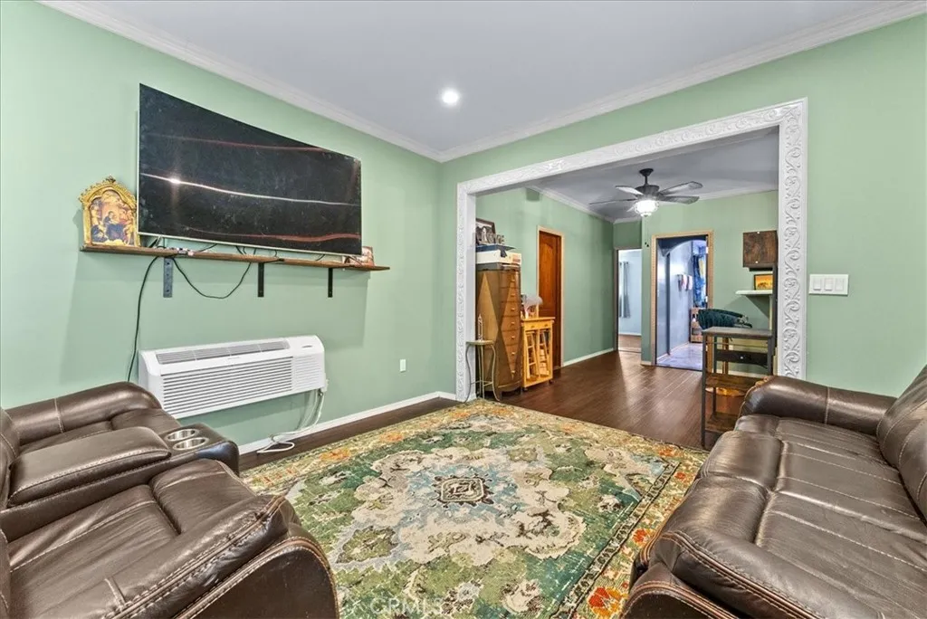 4026 Josephine, Lynwood, California 90262 home-pic-2