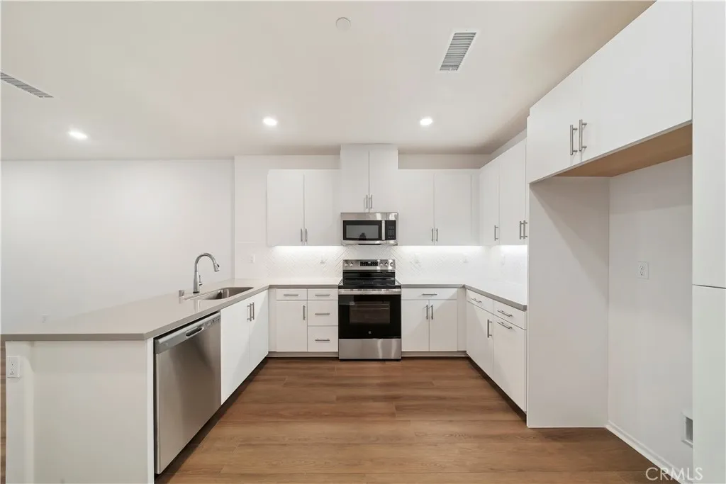 8441 Milk Thistle Lane, Chino, California 91708 home-pic-2
