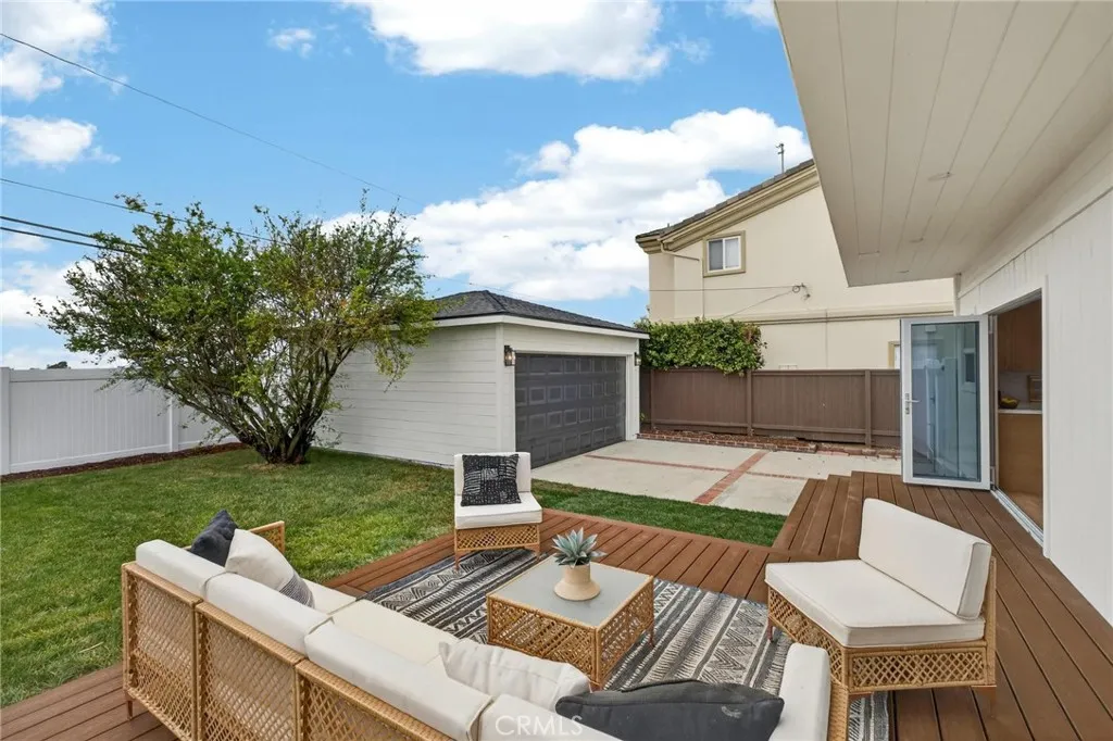 1167 Magnolia Avenue, Manhattan Beach, California 90266 home-pic-43
