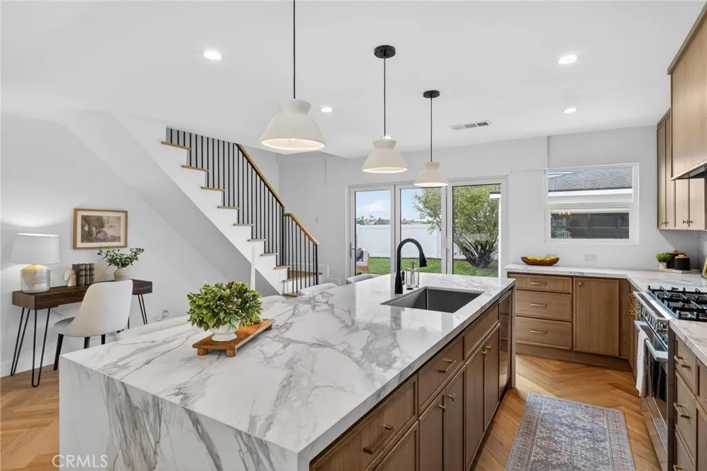 1167 Magnolia Avenue, Manhattan Beach, California 90266 home-pic-12