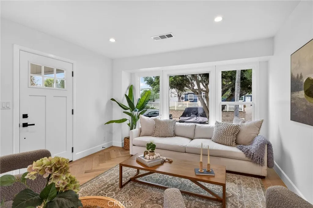 1167 Magnolia Avenue, Manhattan Beach, California 90266 home-pic-6