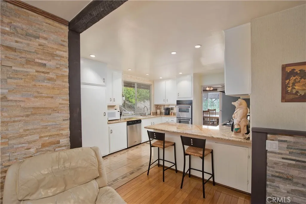 6652 Daryn, West Hills, California 91307 home-pic-14