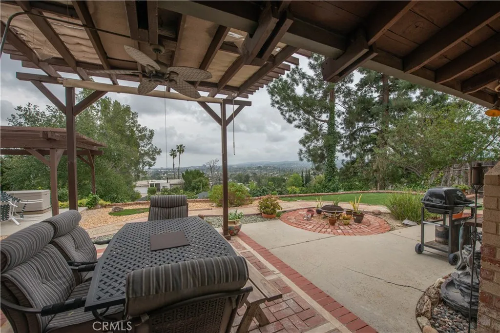 6652 Daryn, West Hills, California 91307 home-pic-33