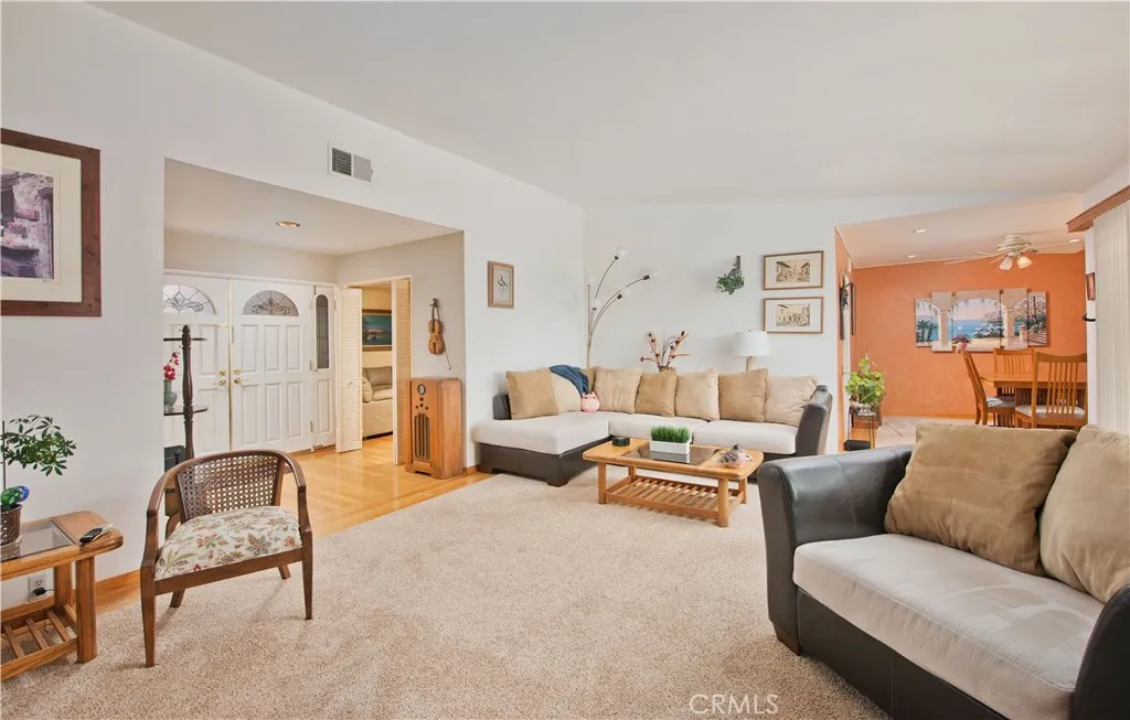 6652 Daryn, West Hills, California 91307 home-pic-9