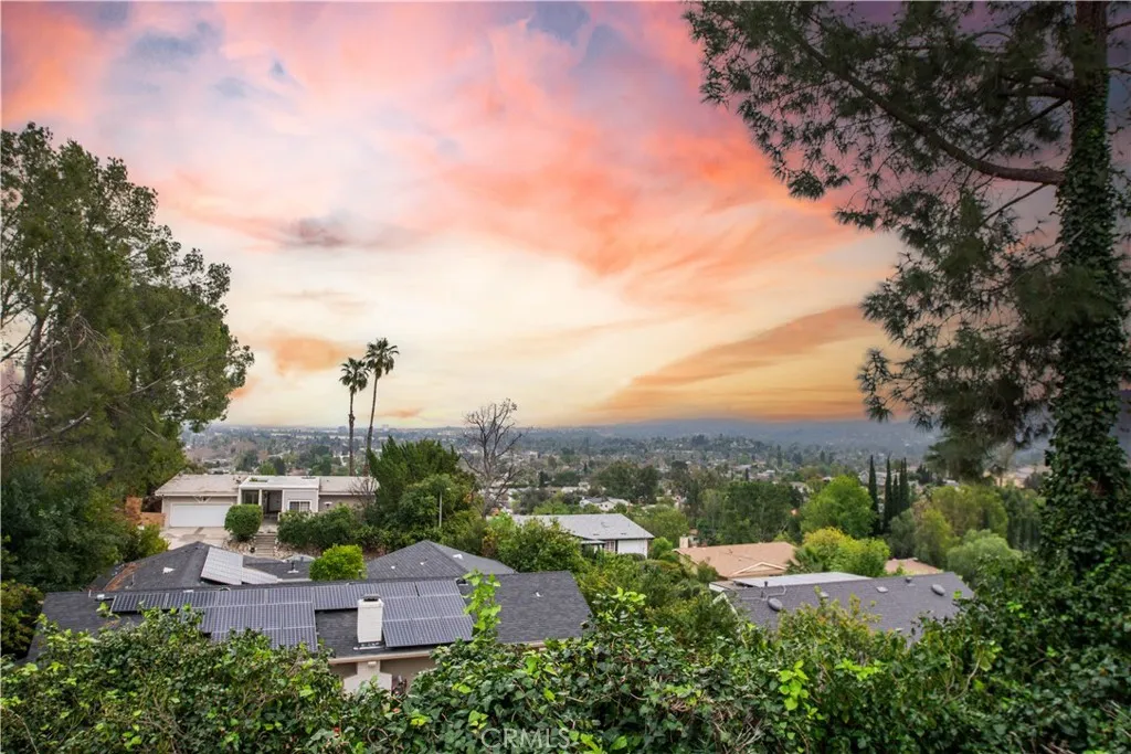 6652 Daryn, West Hills, California 91307 home-pic-4