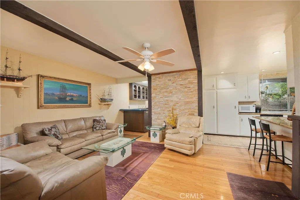 6652 Daryn, West Hills, California 91307 home-pic-11