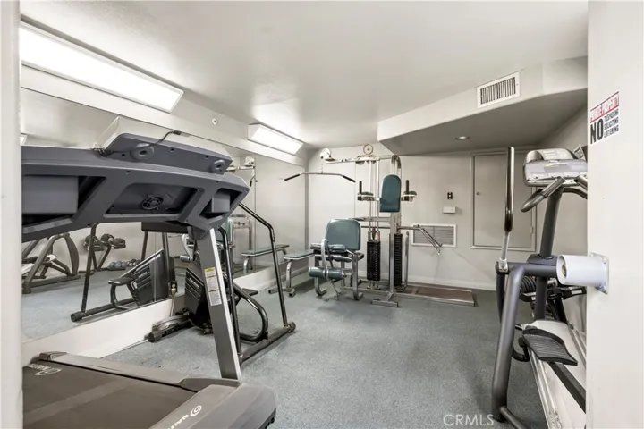 12060 Hoffman Street 103, Studio City, California 91604