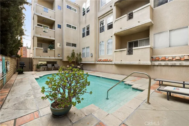 12060 Hoffman Street 103, Studio City, California 91604