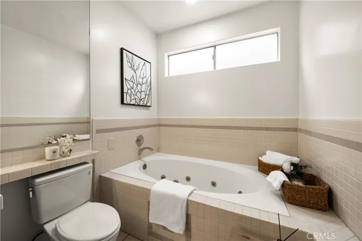 12060 Hoffman Street 103, Studio City, California 91604